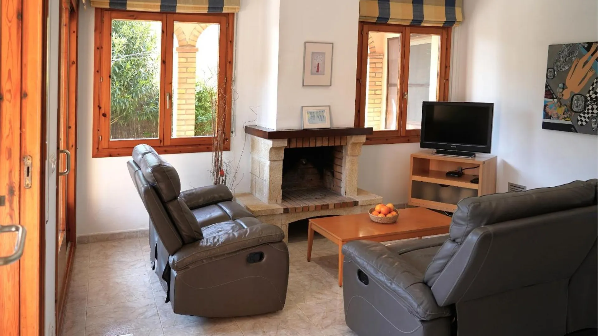 Superb Villa Near Sandy Beach Sant Pere Pescador