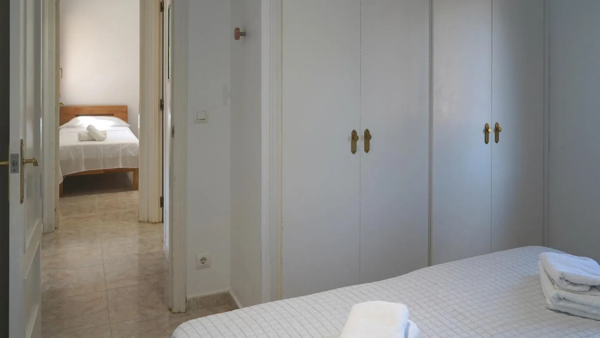Superb Villa Near Sandy Beach Sant Pere Pescador