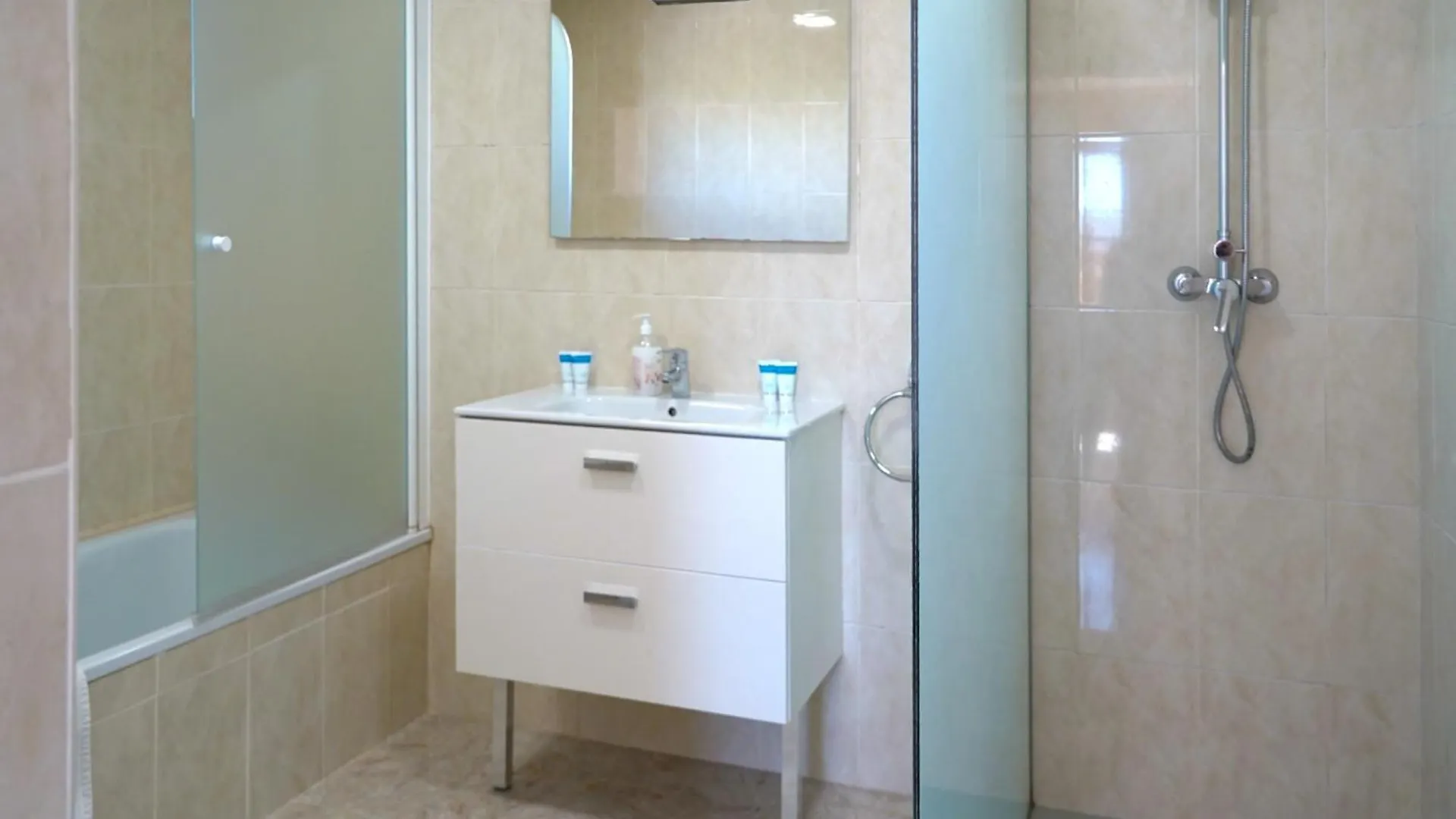 Superb Villa Near Sandy Beach Sant Pere Pescador